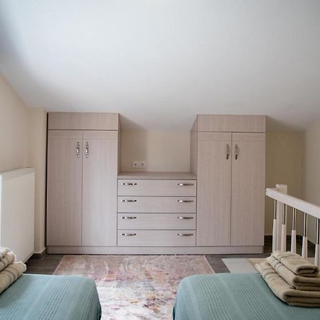 Villa Serafima Nikíti Eksteriør bilde